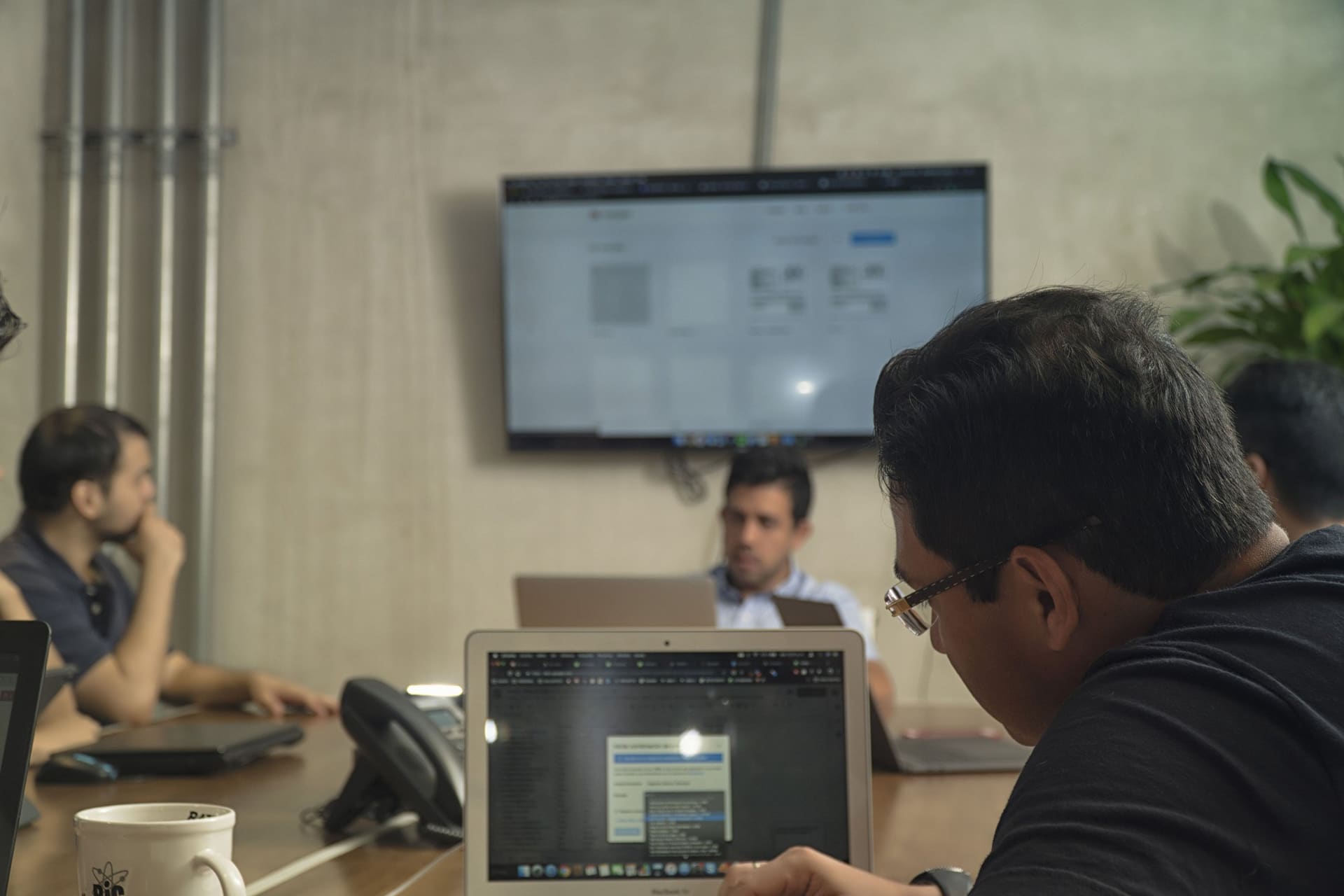 Choosing a Software Development Partner: 5 Critical Factors to Consider and Key Questions to Ask